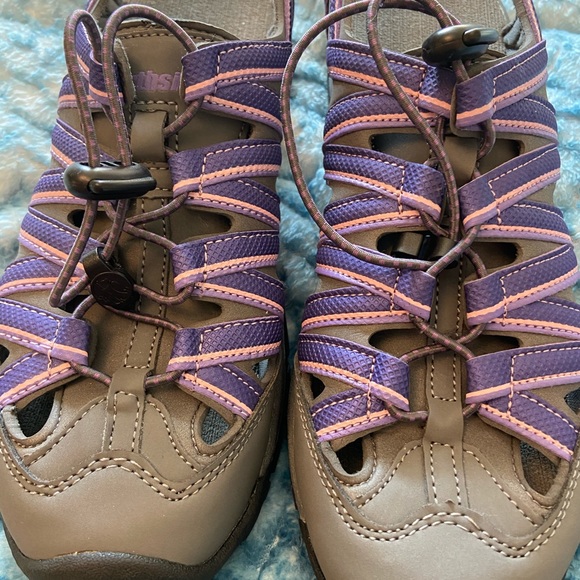 Water sandles - Picture 3 of 3